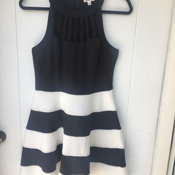 Black and White Striped Strappy Cage Dress - Picture 3 of 6
